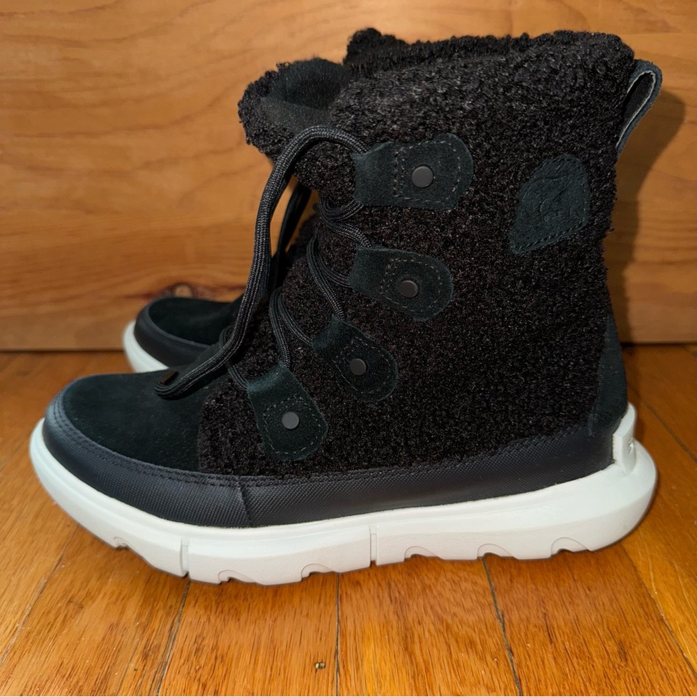 Sorel Explorer Next Joan Cozy Boots Black. NWOT
